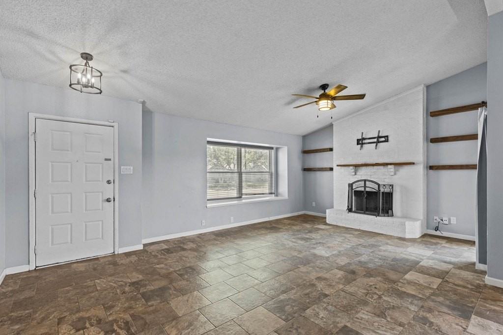 5116 Canadian Ave - Photo 5 of 22