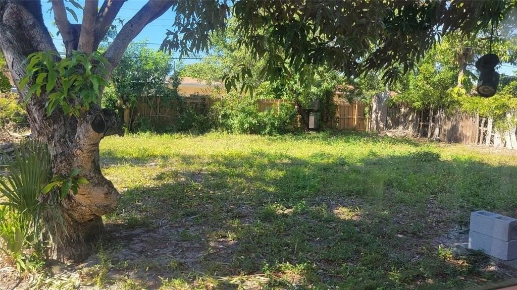 1821 Nw 2nd Ave - Photo 3 of 8