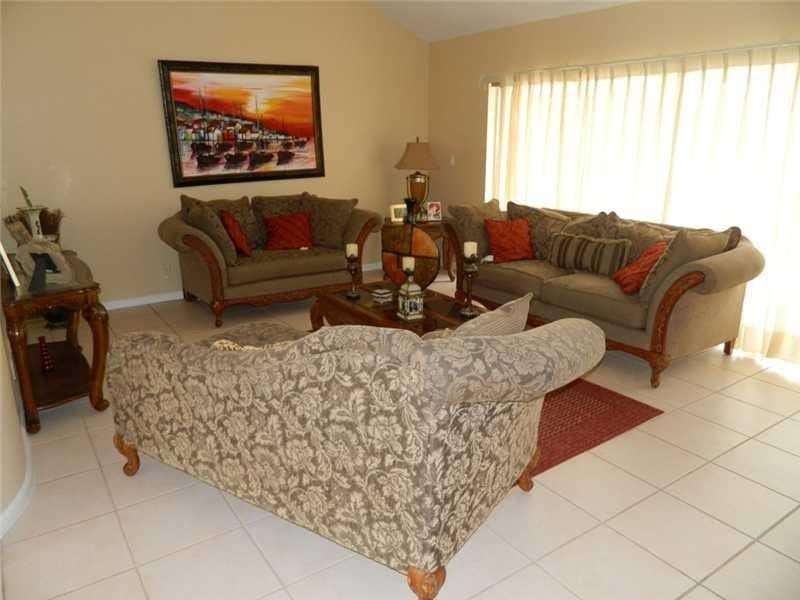 19301 Nw 10th St - Photo 4 of 16