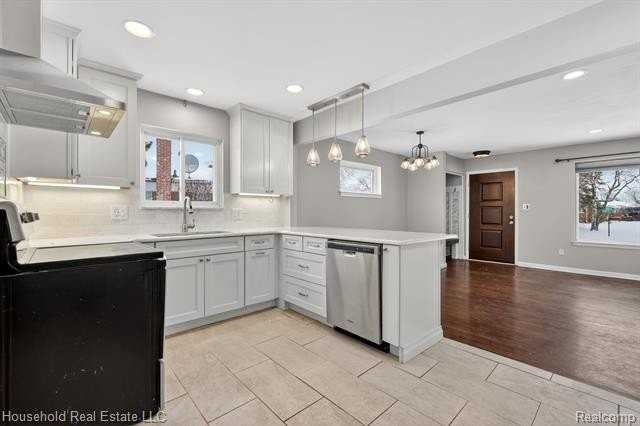 28143 Alden St - Photo 2 of 16