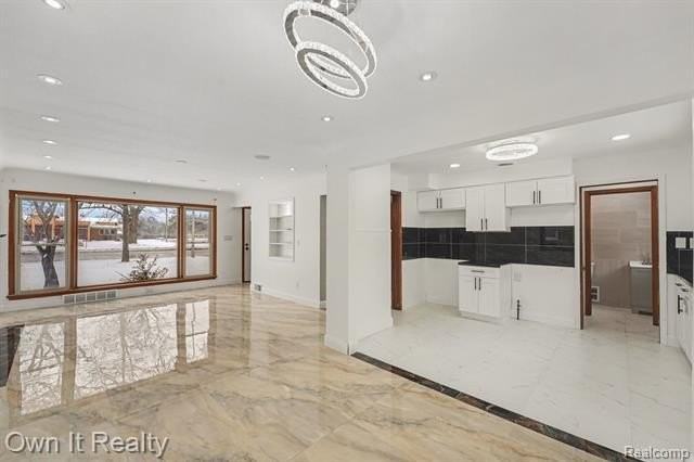 17743 W Outer Dr - Photo 3 of 15