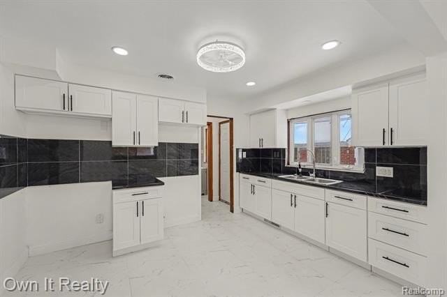 17743 W Outer Dr - Photo 4 of 15