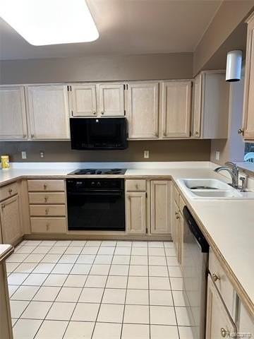 2753 Maitland Dr - Photo 6 of 39