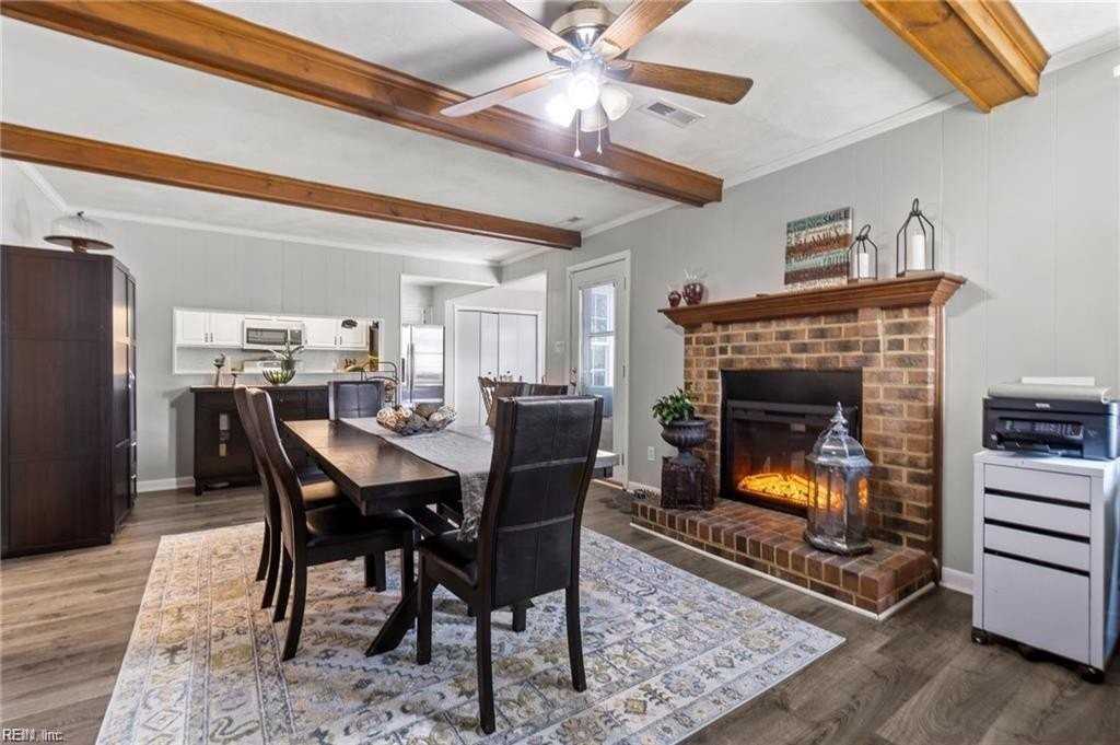 1805 Monet Ct - Photo 3 of 44