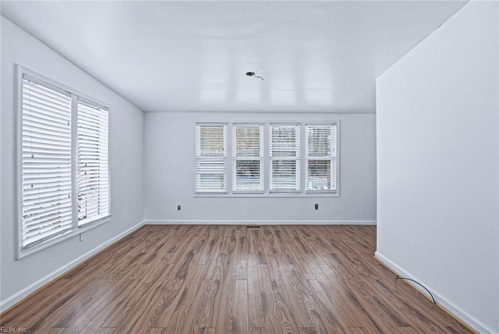 480 Richneck Rd - Photo 5 of 10