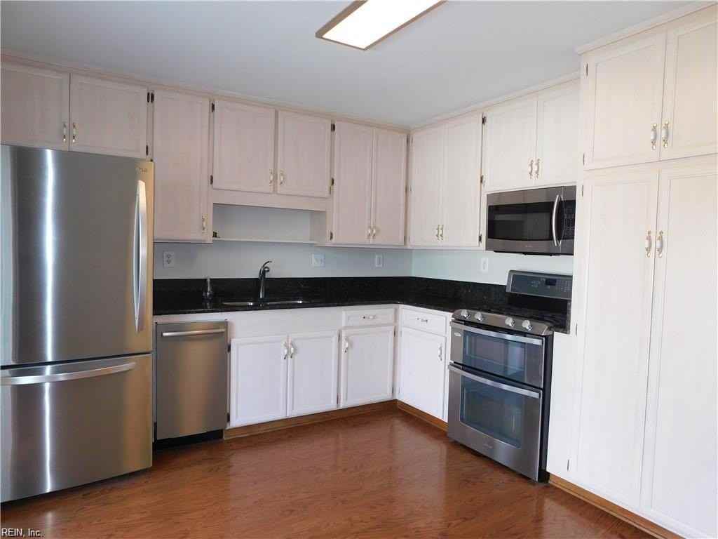 5004 Hassell St - Photo 3 of 10