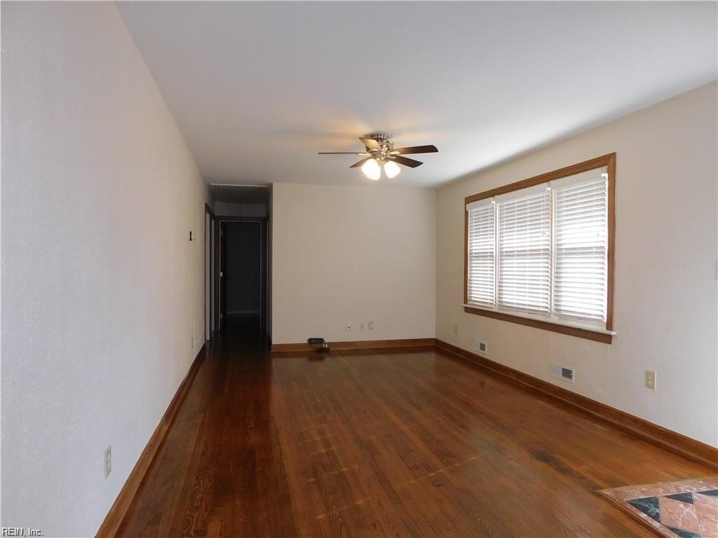 5004 Hassell St - Photo 5 of 10