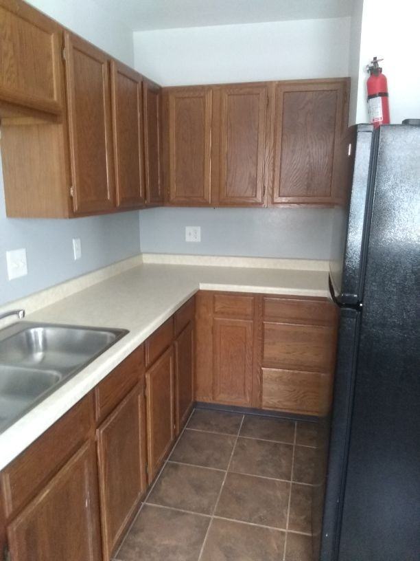 201 E 3rd St - Maple Manor Apts - Photo 2 of 8