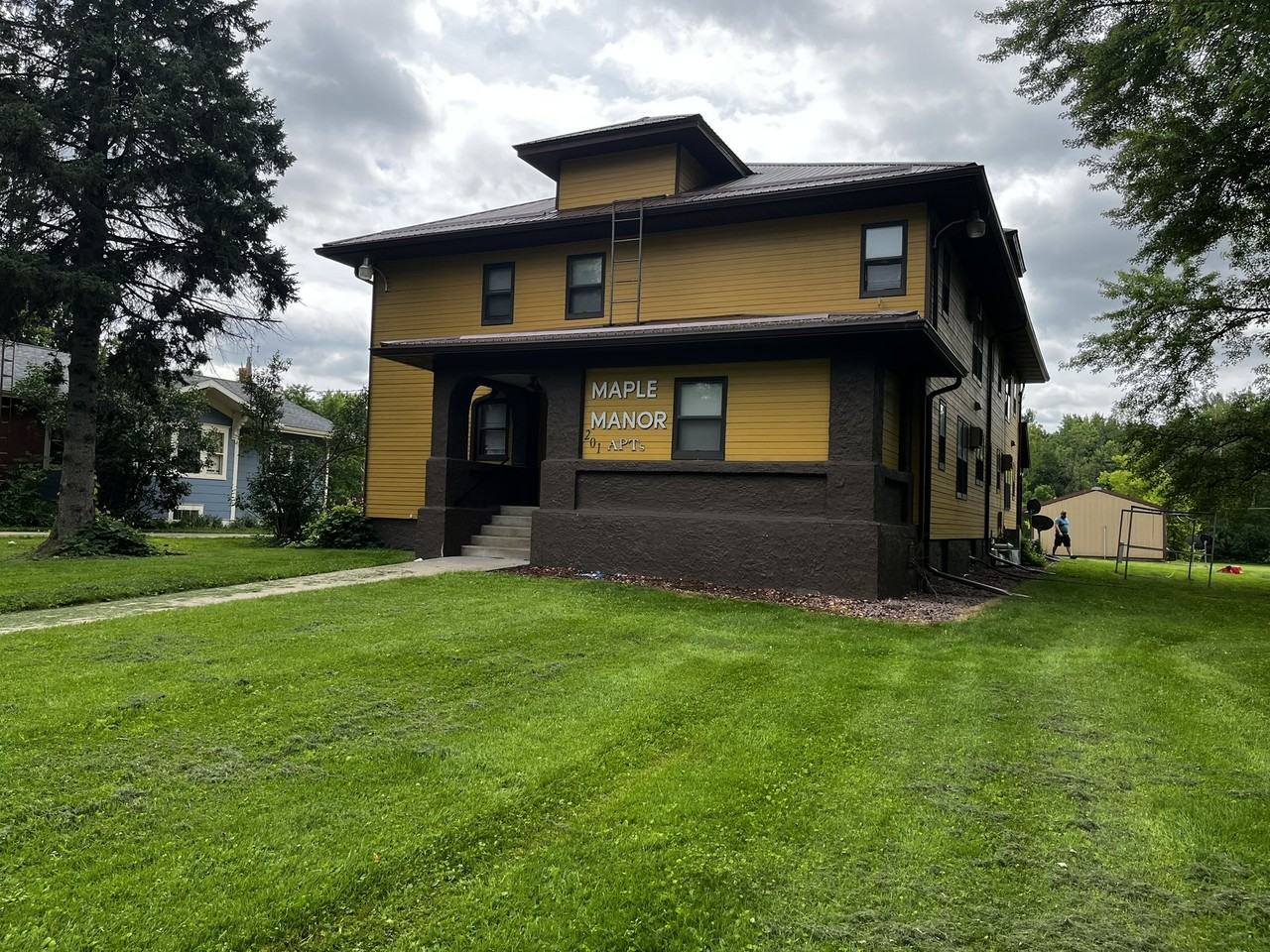 201 E 3rd St - Maple Manor Apts - Photo 6 of 8