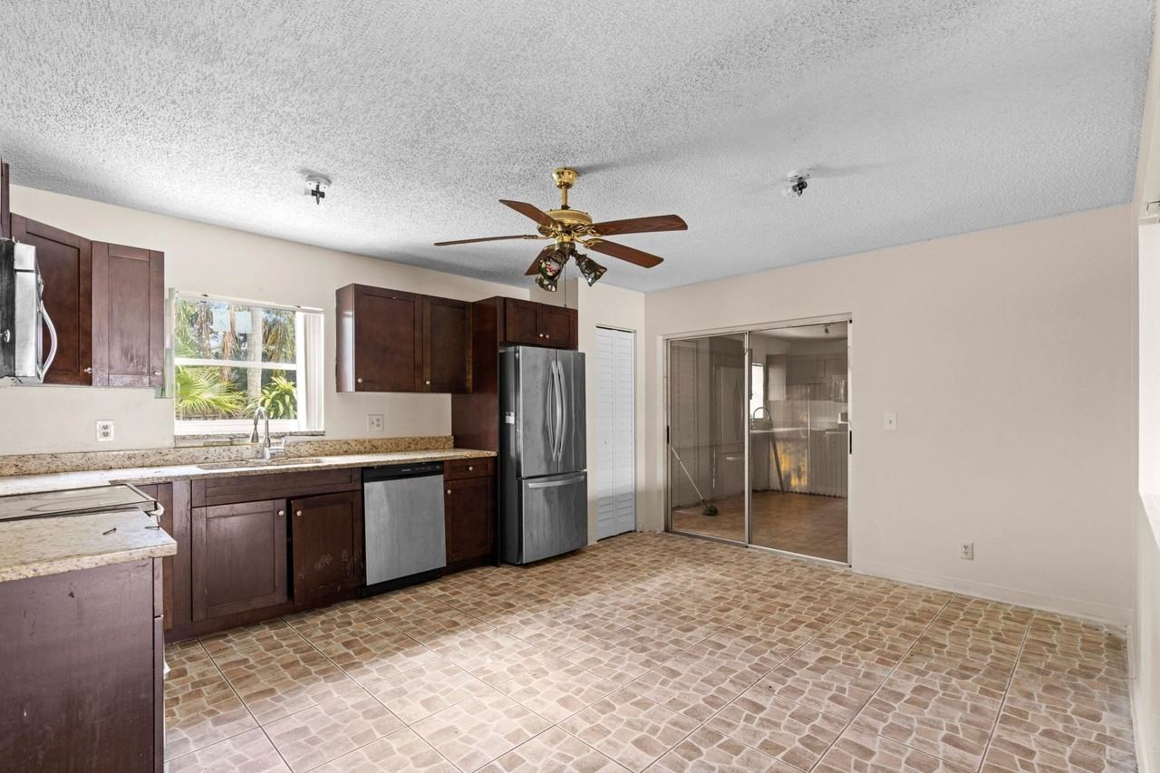 5949 Westfall Rd - Photo 3 of 21