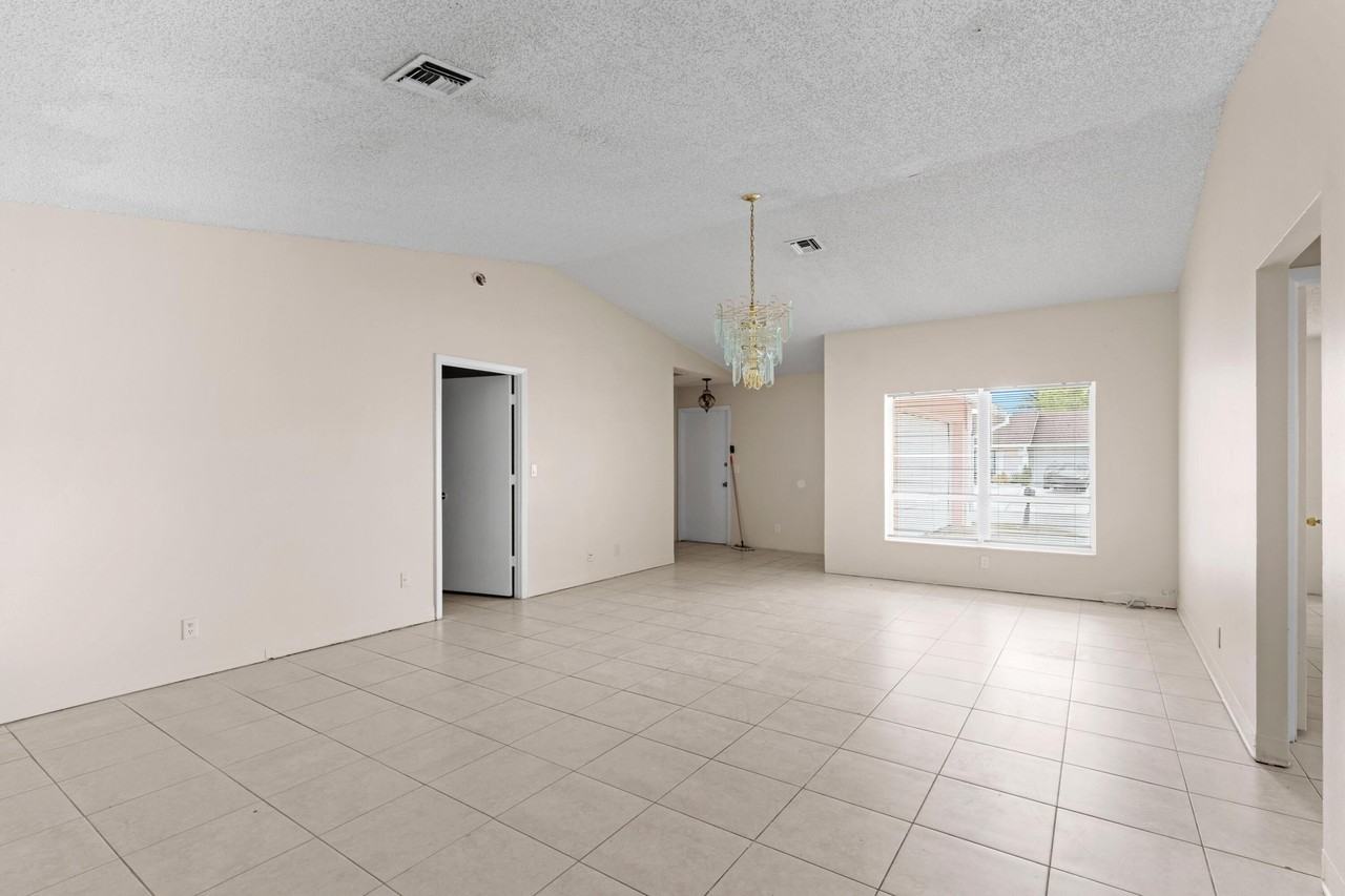 5949 Westfall Rd - Photo 5 of 21