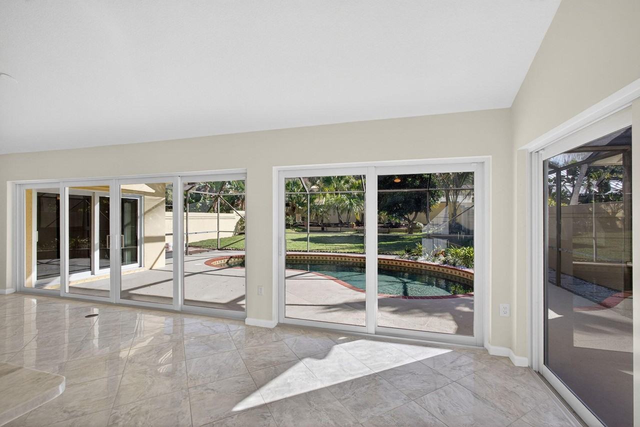 141 Cape Pointe Cir - Photo 3 of 31