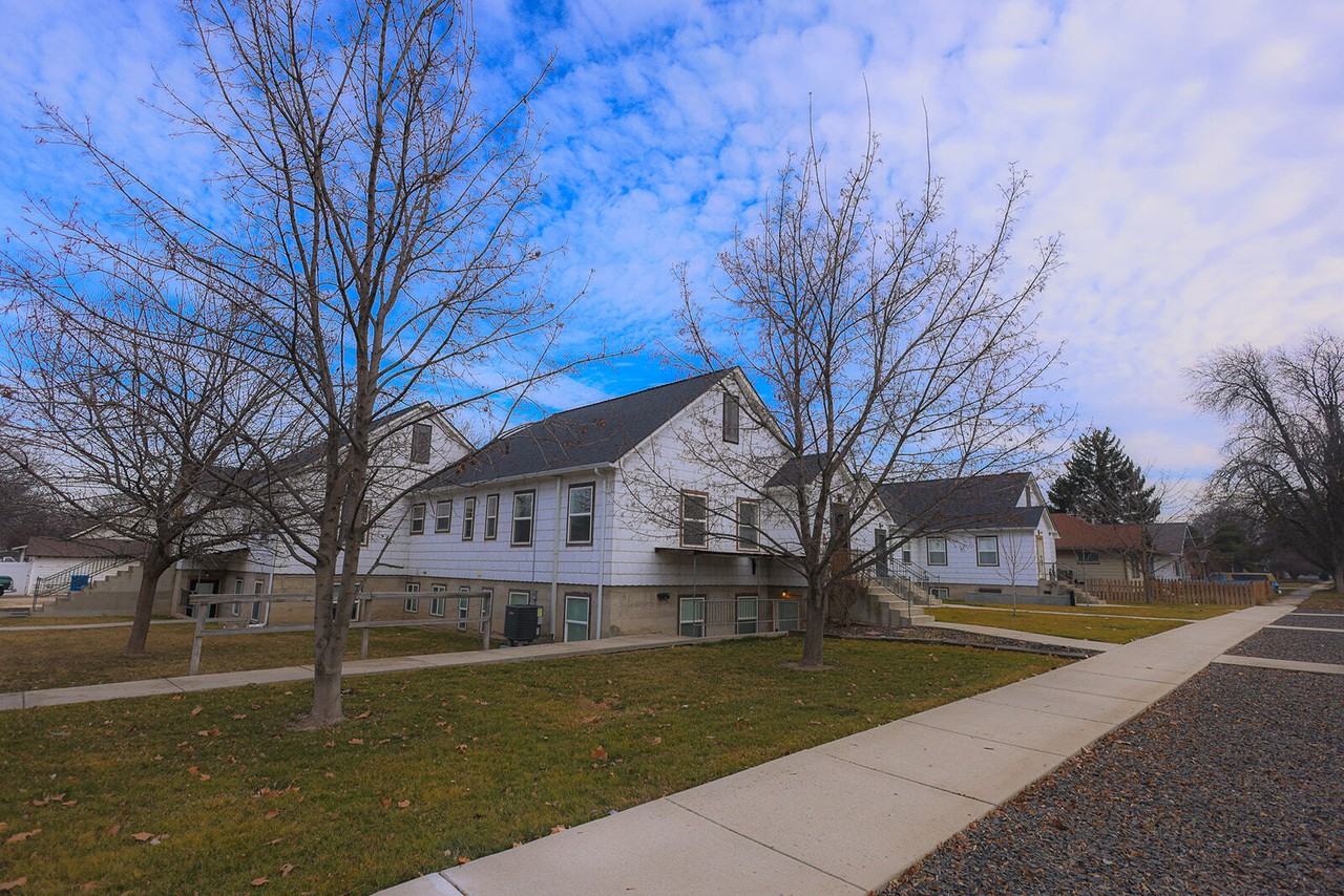 1301 Blaine Street - Photo 2 of 28