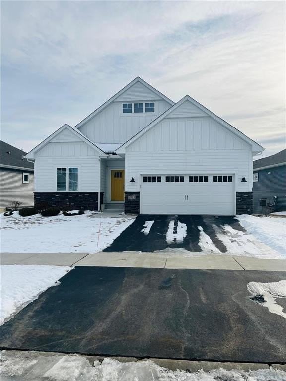 1935 Mulberry Ln - Photo 2 of 36