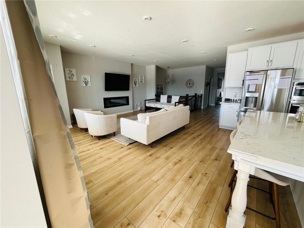 1935 Mulberry Ln - Photo 5 of 36