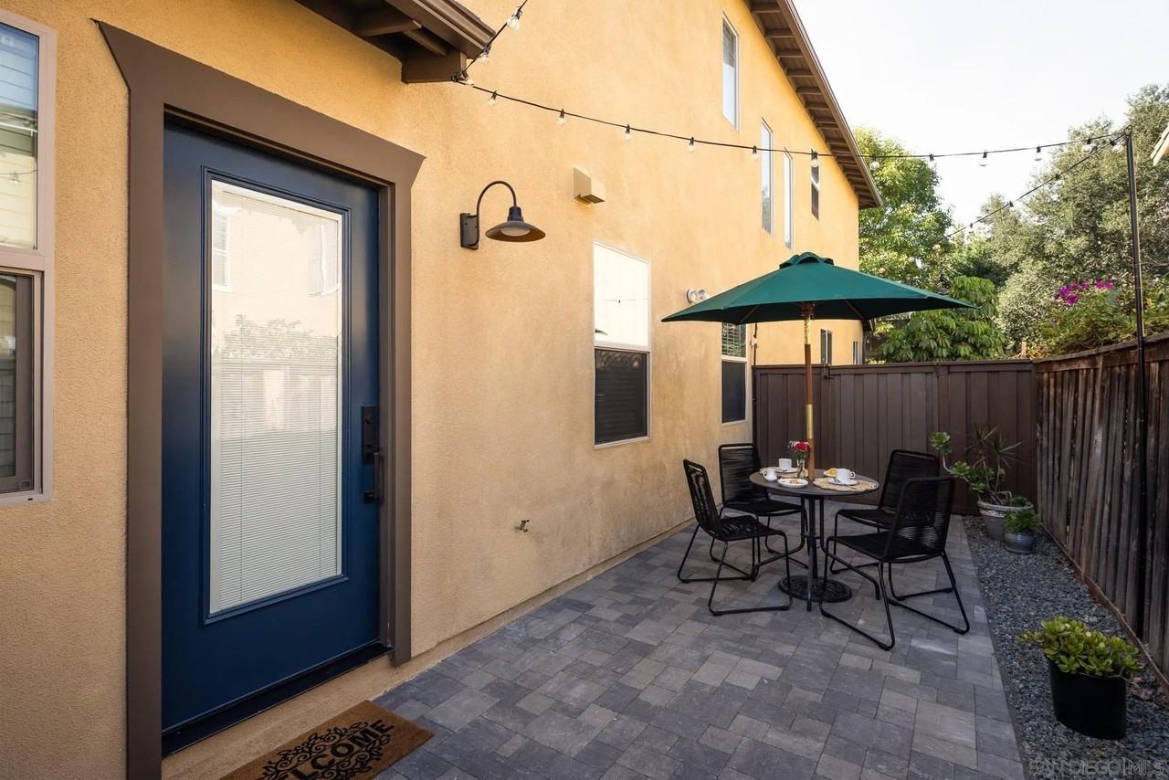 1700 Picket Fence Dr - Photo 3 of 33