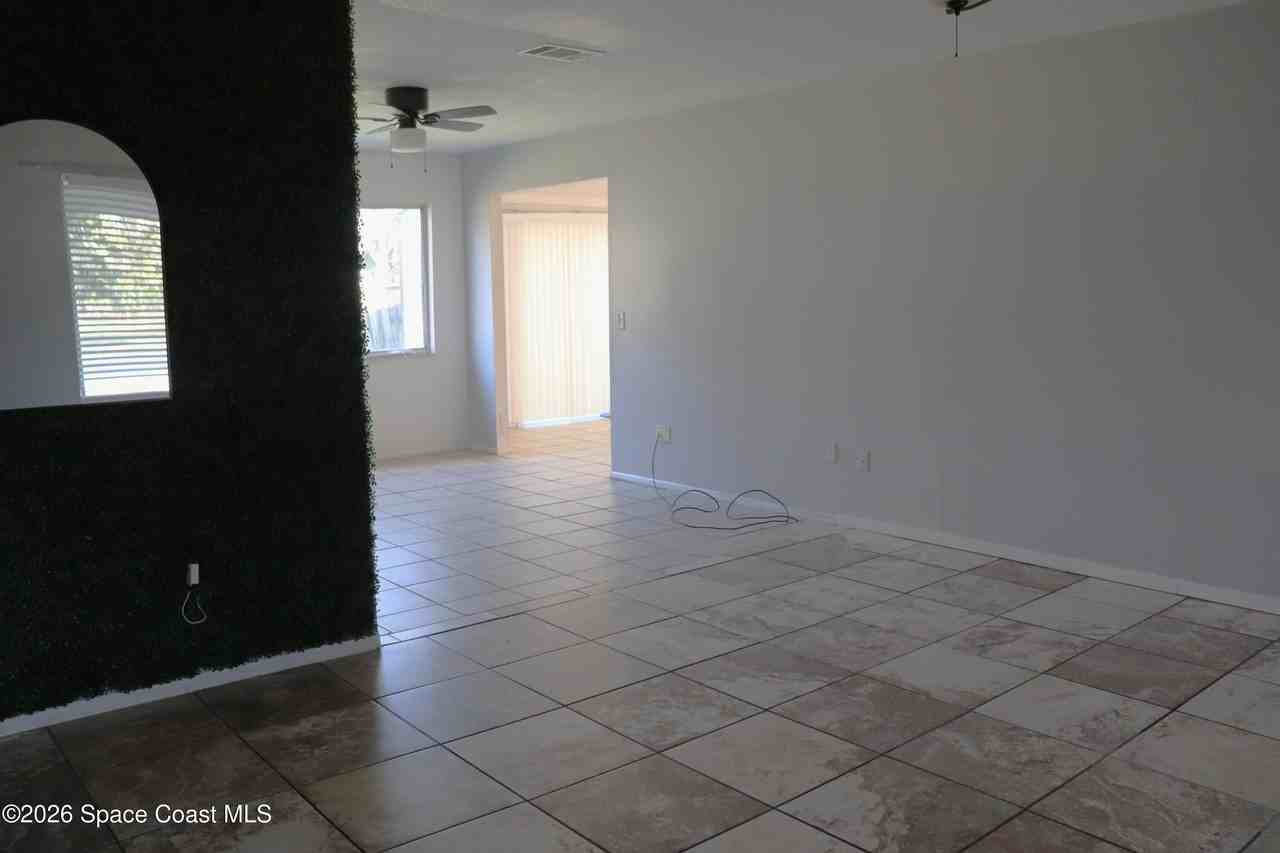 1204 Linmoor Cir Ne - Photo 4 of 18