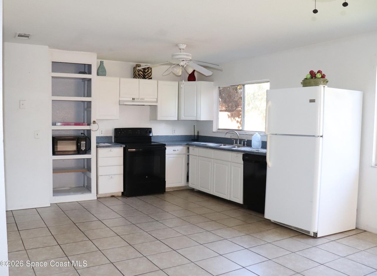 1204 Linmoor Cir Ne - Photo 5 of 18