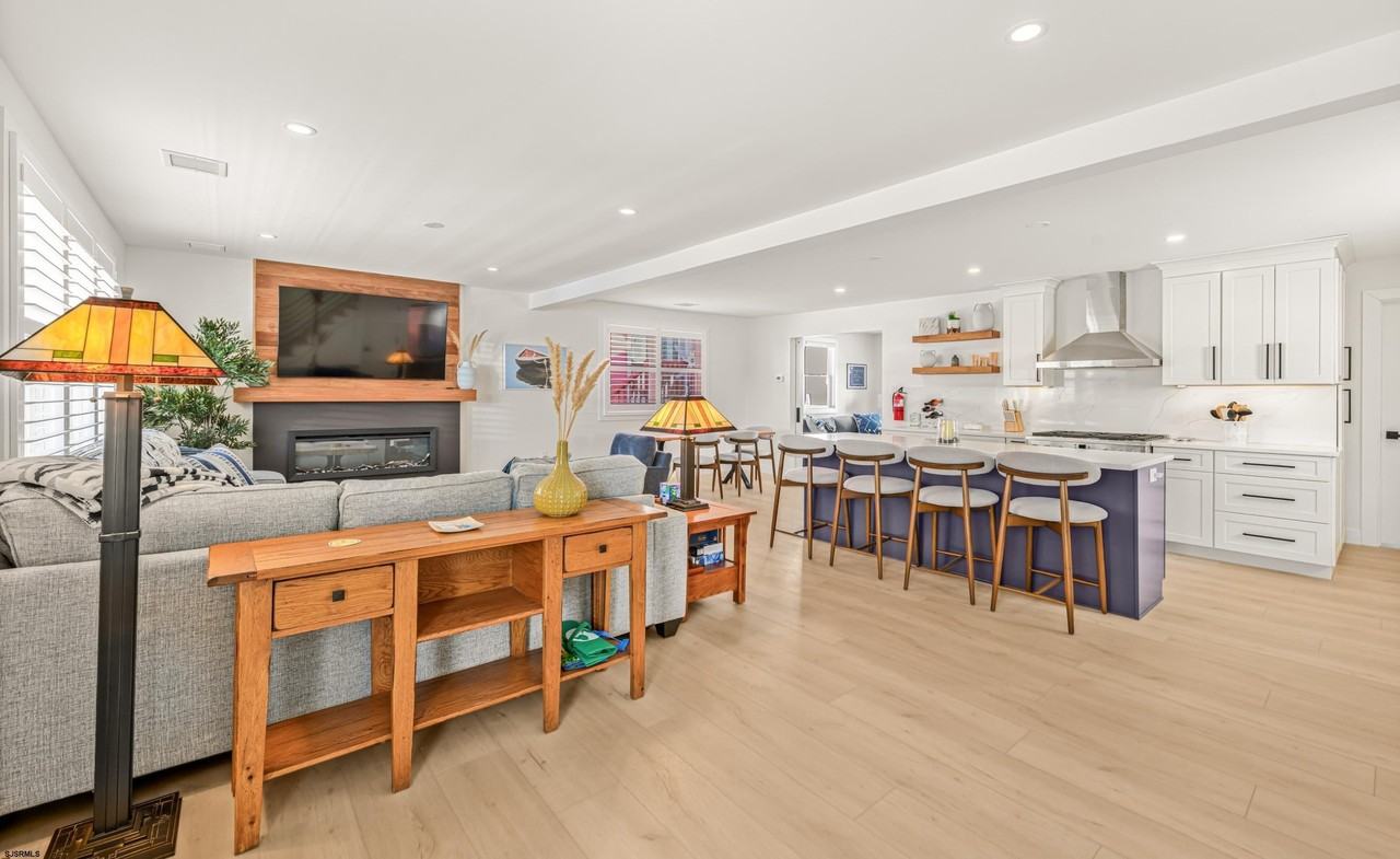 121 N Clermont Ave - Photo 2 of 39