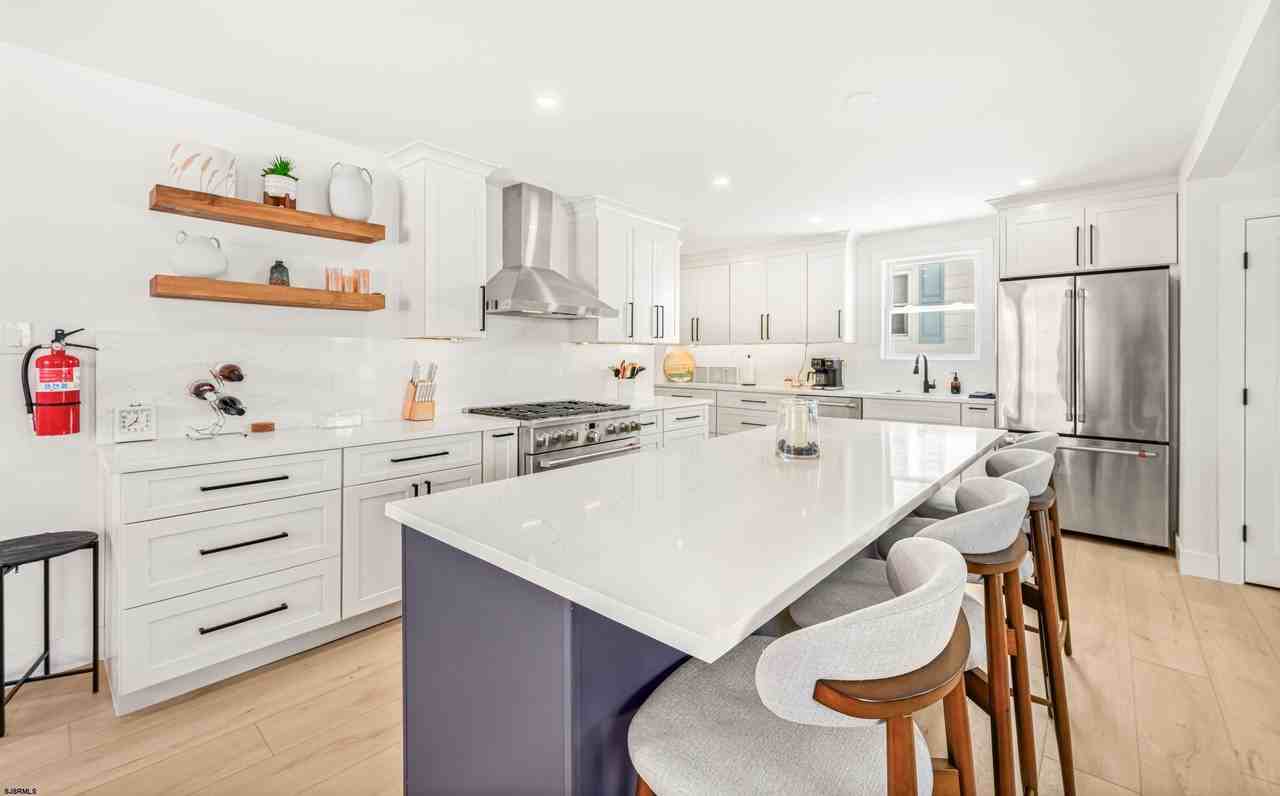 121 N Clermont Ave - Photo 4 of 39