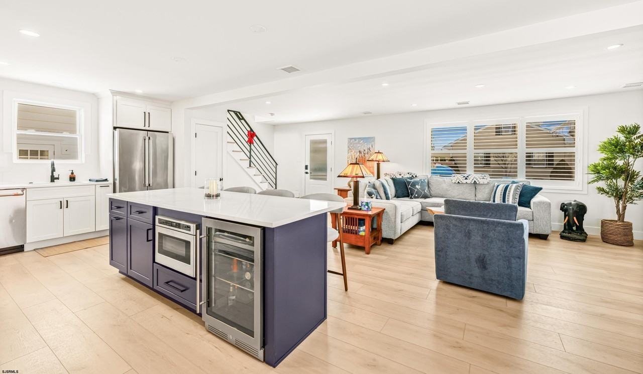 121 N Clermont Ave - Photo 6 of 39