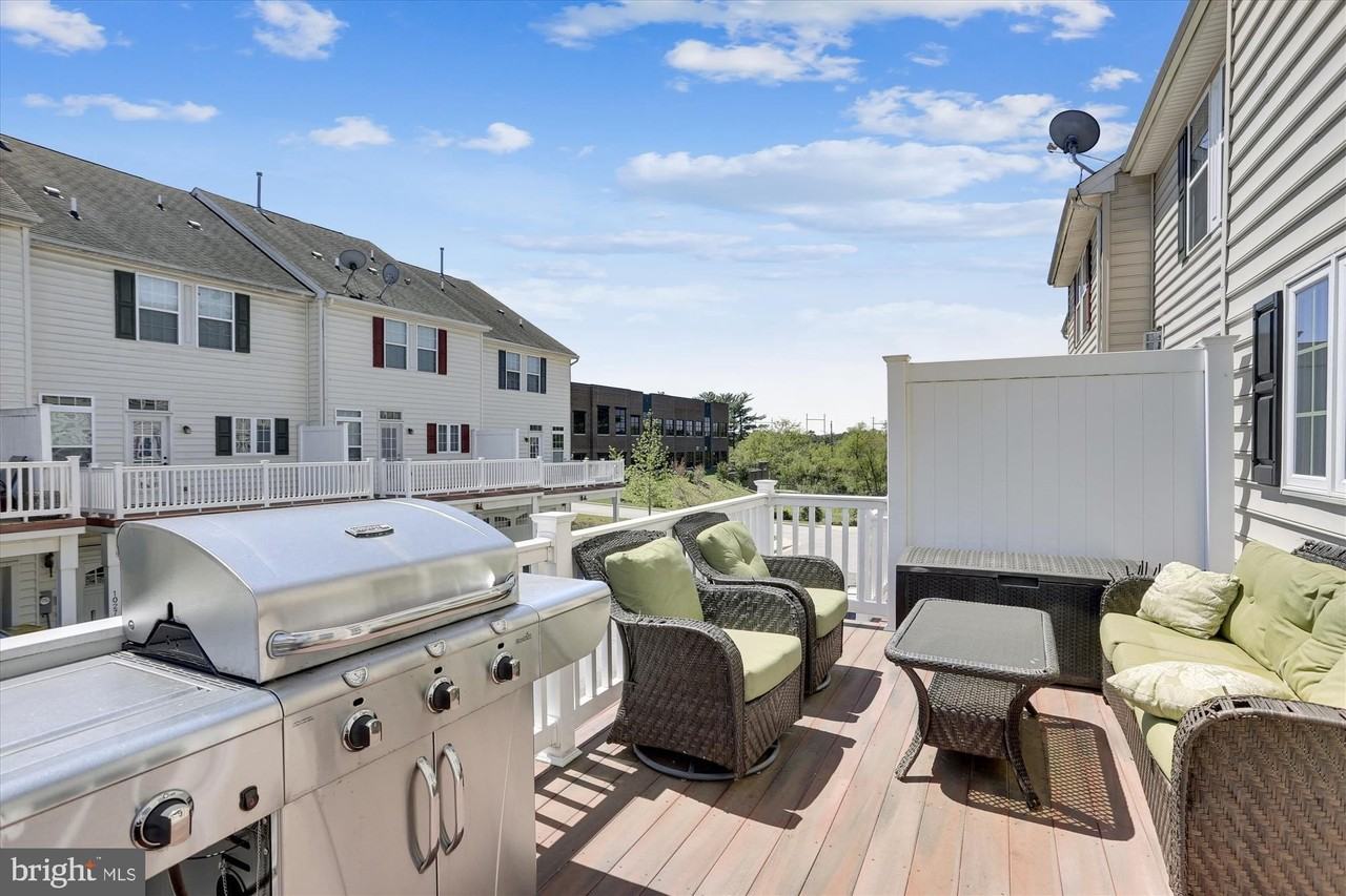 1022 Ironwood Ln - Photo 2 of 50