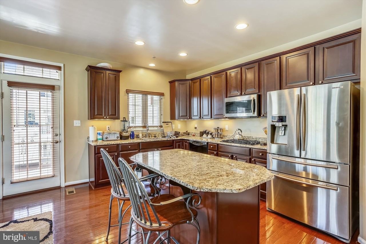 1022 Ironwood Ln - Photo 6 of 50