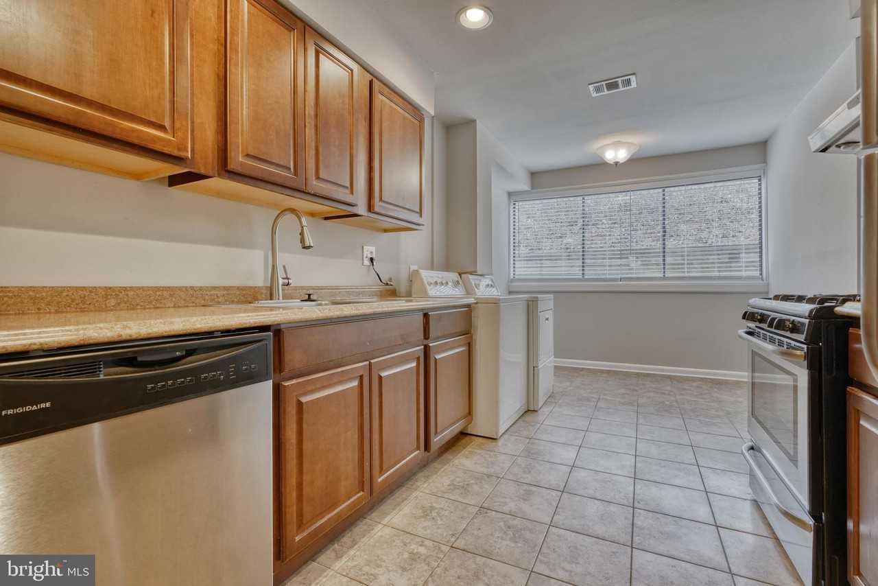 140B Royal Oak Dr Unit 140-B #140B - Photo 7 of 18