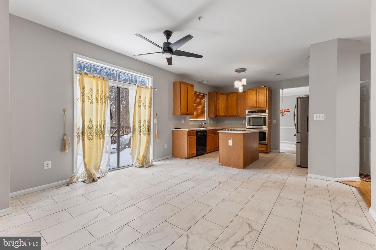 11013 Old York Rd - Photo 6 of 36