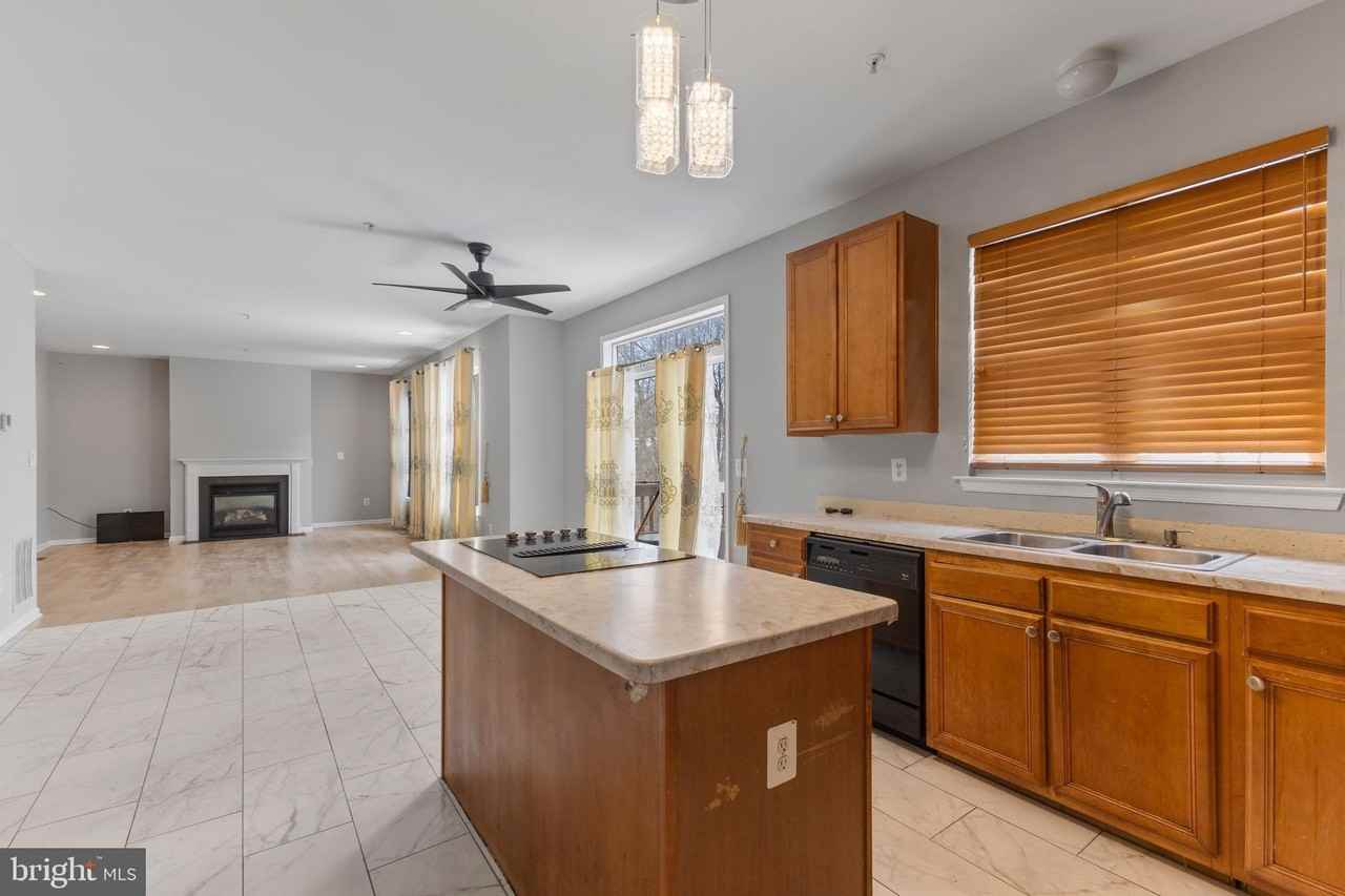 11013 Old York Rd - Photo 7 of 36