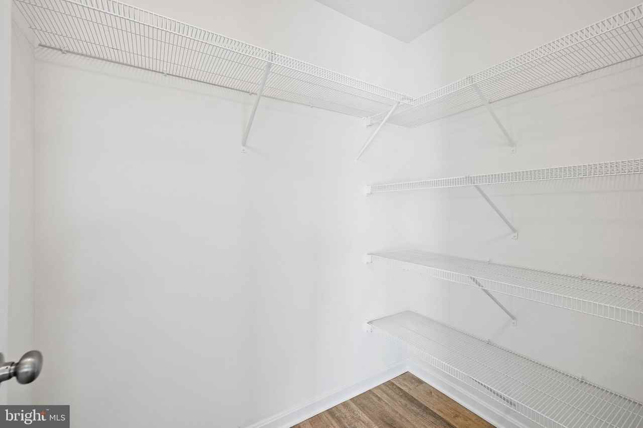 2075 Clinton Ave - Photo 7 of 25