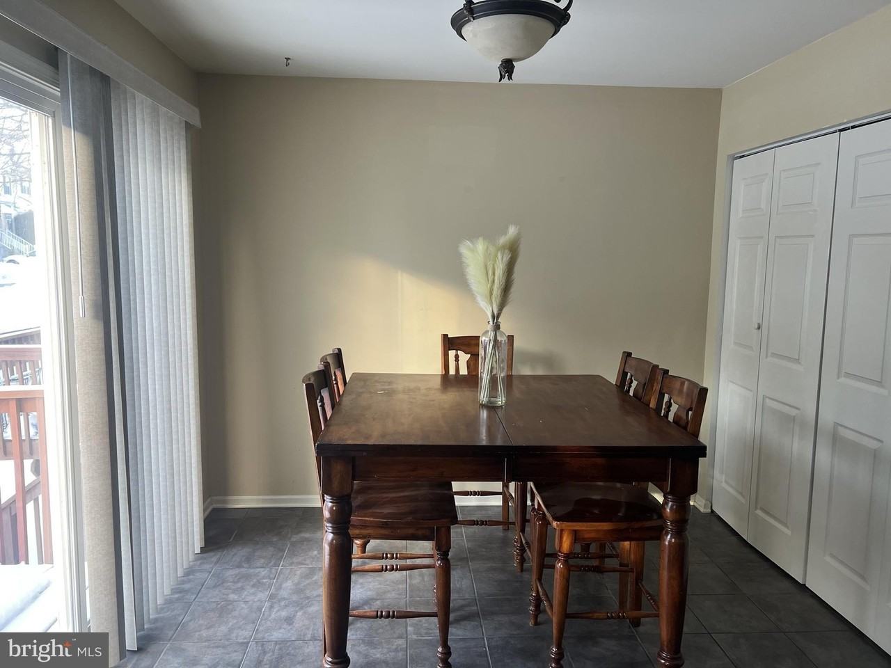 343 Glenn Rose Cir - Photo 4 of 15