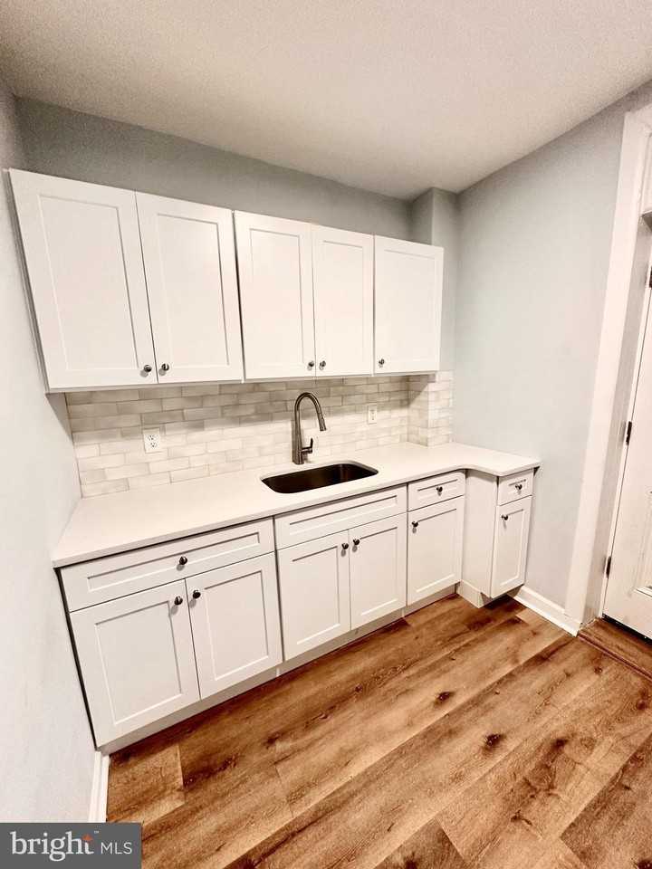 1725 S Conestoga St - Photo 7 of 17