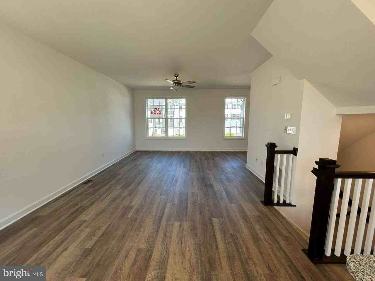 364 Avon Dr - Photo 5 of 10