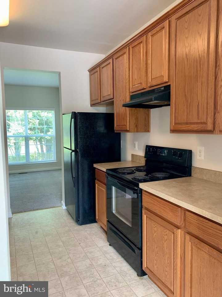 916 Persimmon Pl - Photo 4 of 23