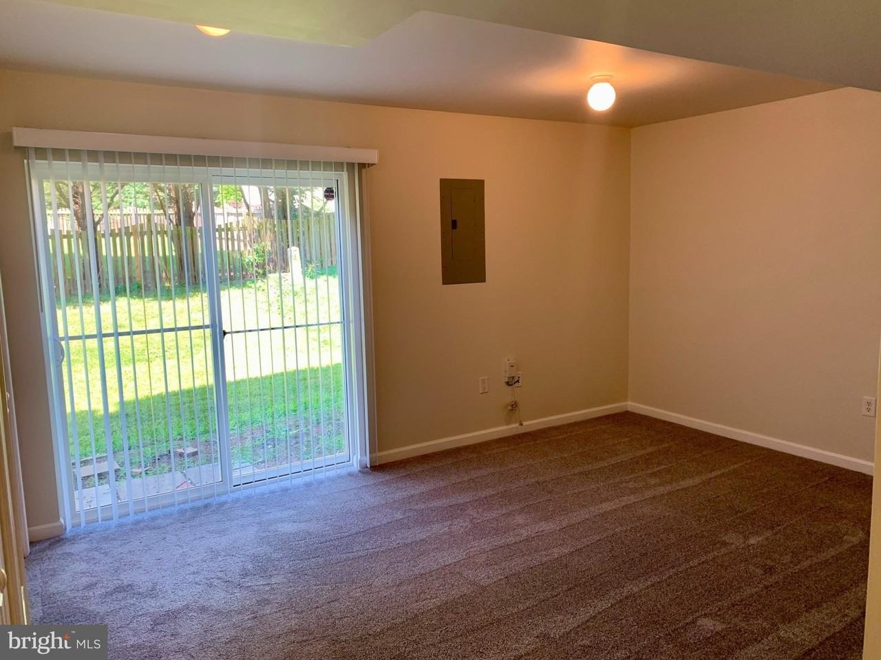 916 Persimmon Pl - Photo 5 of 23