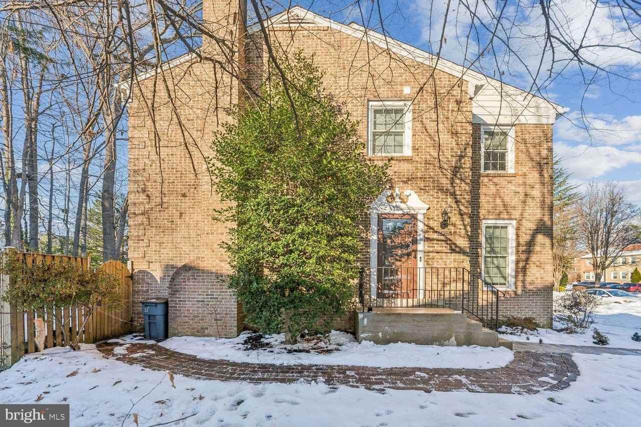 8624 Burling Wood Dr - Photo 2 of 28