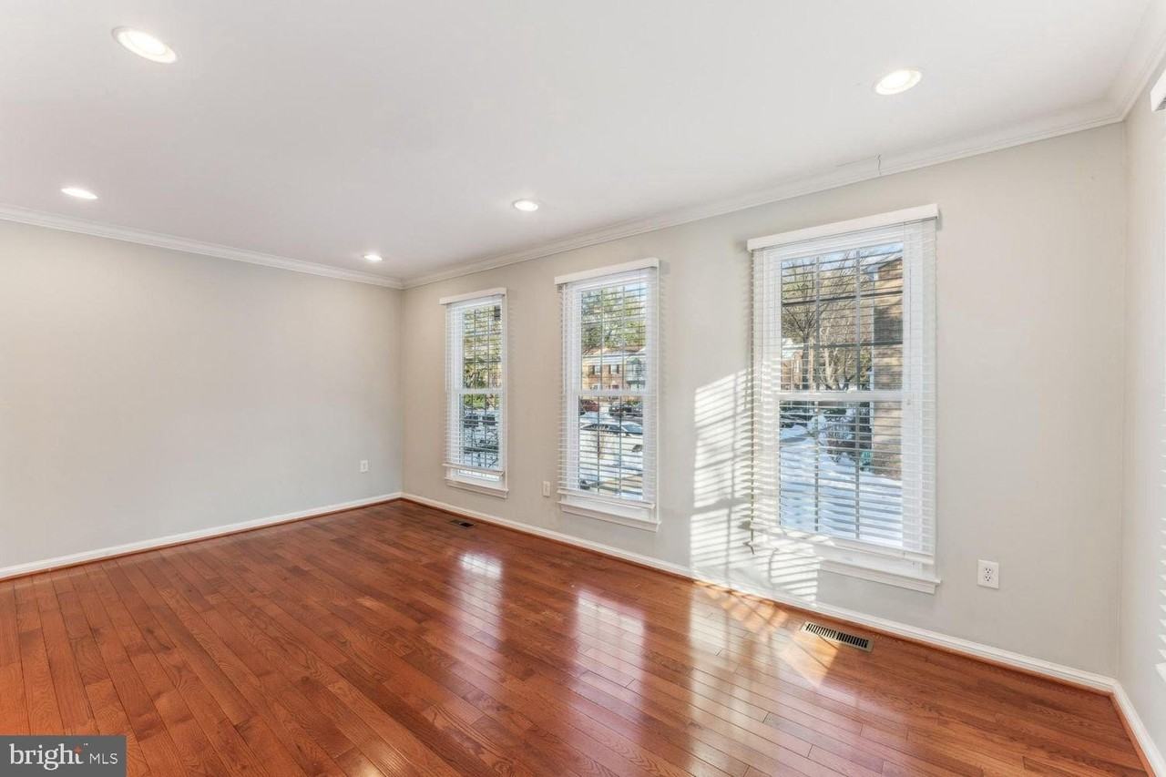 8624 Burling Wood Dr - Photo 4 of 28