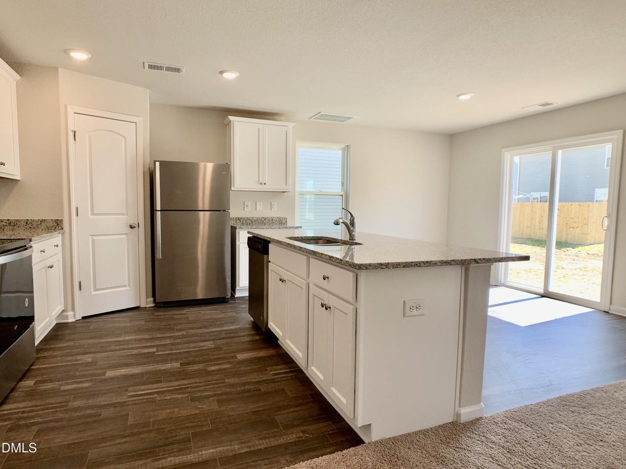 213 Brisk Dr - Photo 5 of 33