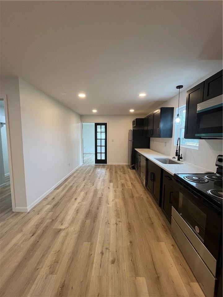 1242 Indiana Ave - Photo 6 of 15