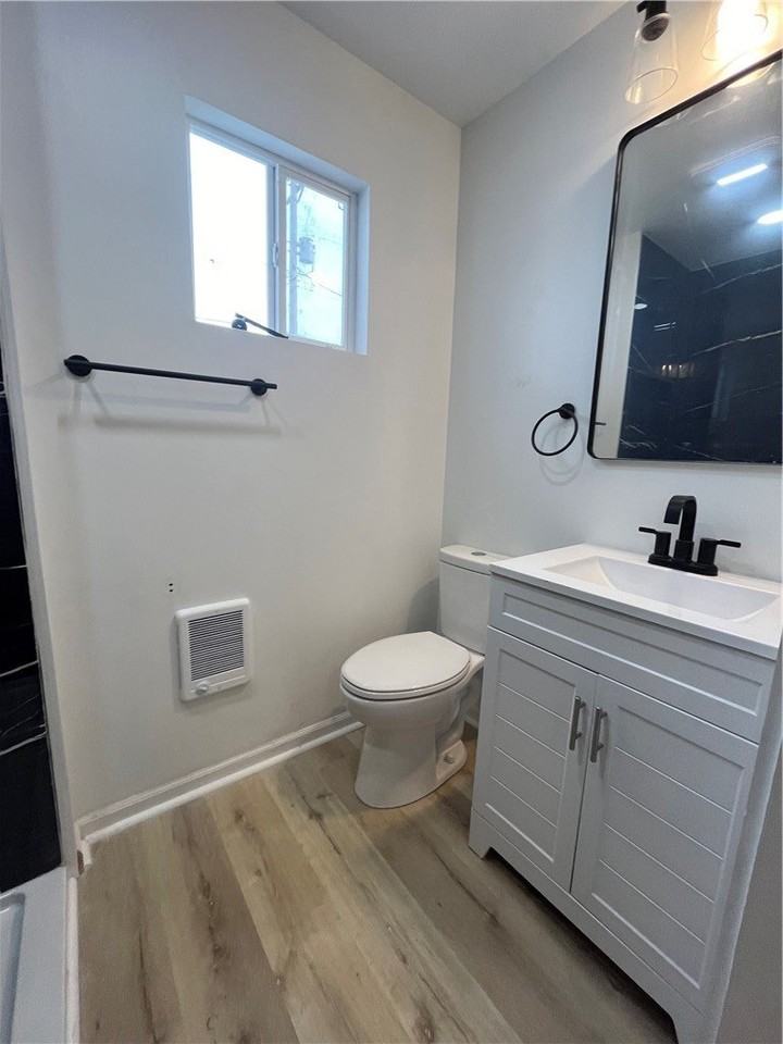 1242 Indiana Ave - Photo 7 of 15