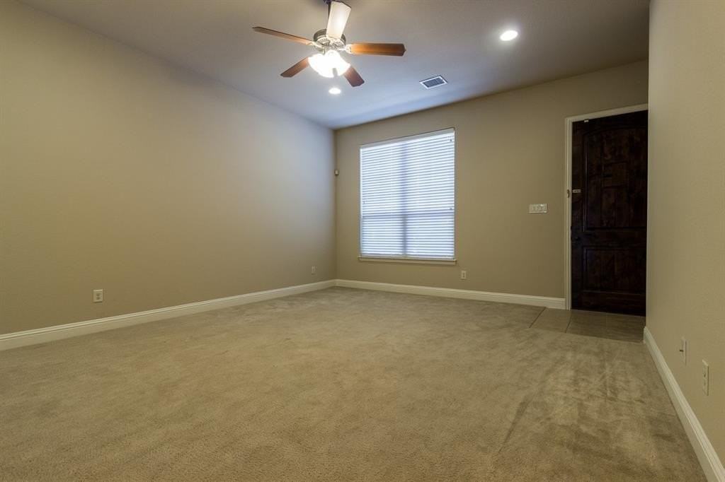 10552 Steinbeck Ln - Photo 3 of 24