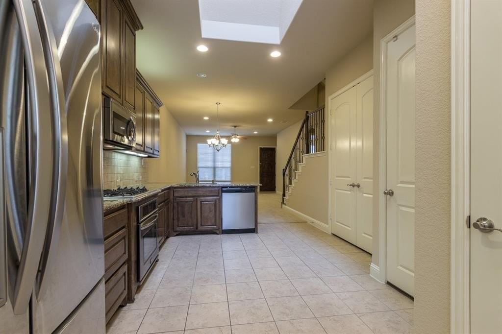 10552 Steinbeck Ln - Photo 7 of 24