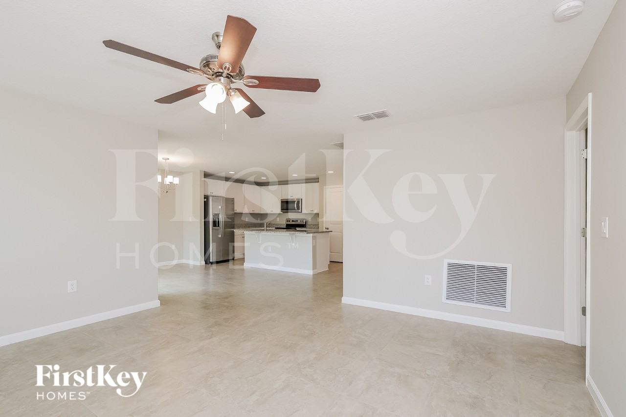 241 Southern Breeze Loop - Photo 3 of 15