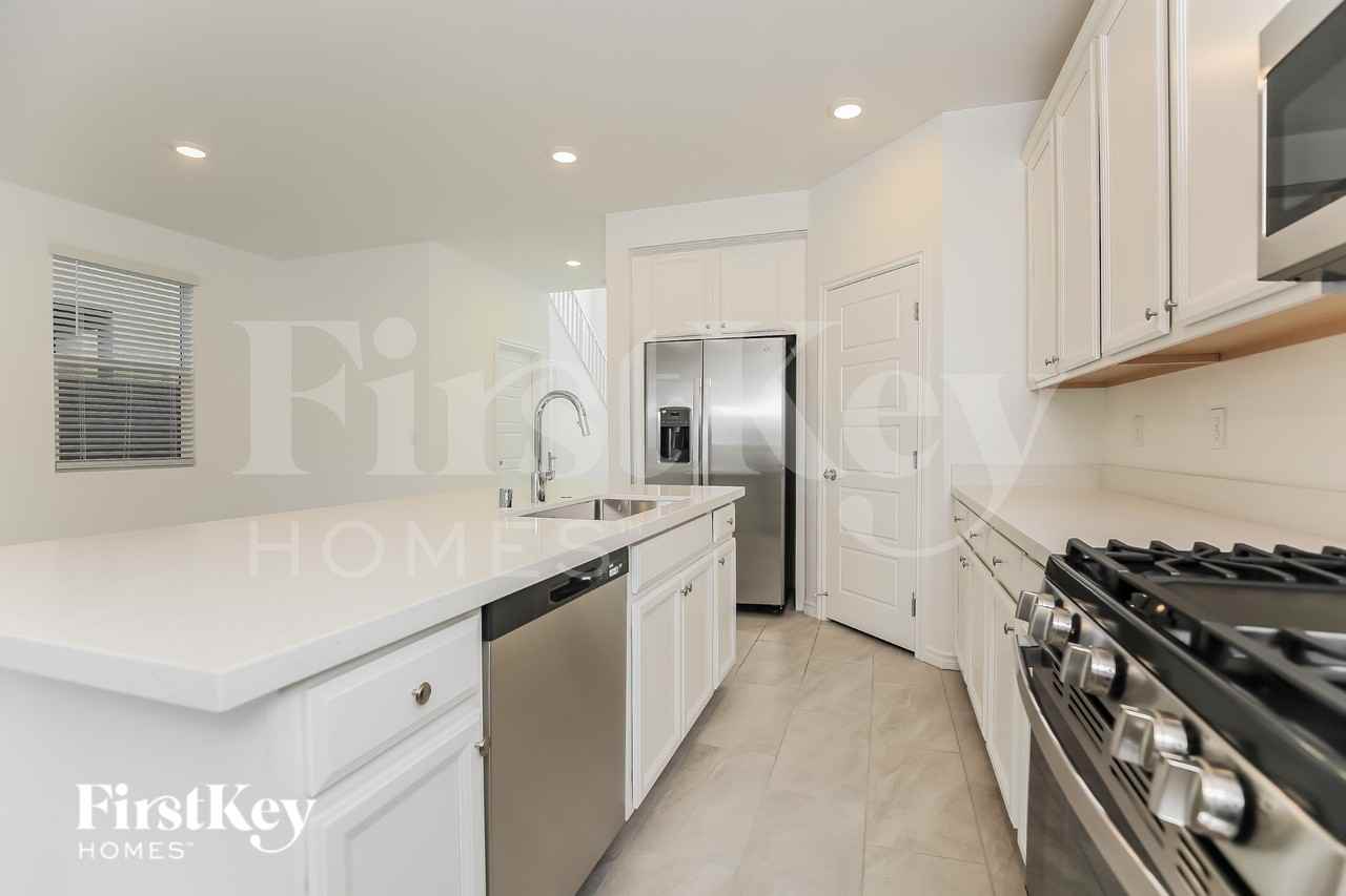 2962 Moulin Heights St - Photo 5 of 15