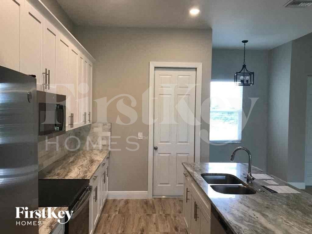 3302 14th St Sw - Photo 5 of 11