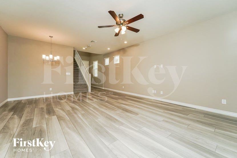 6950 Denio Island St - Photo 3 of 15