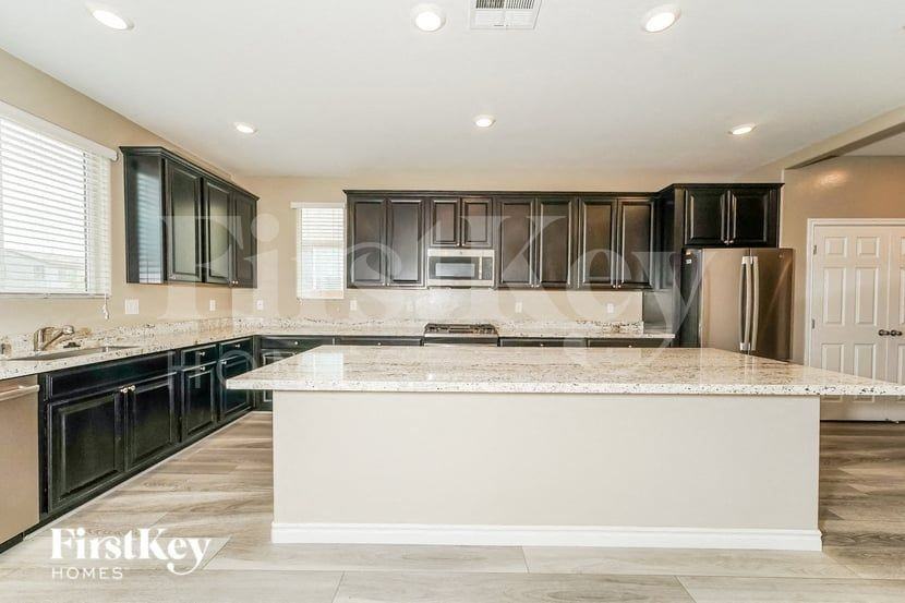 6950 Denio Island St - Photo 7 of 15