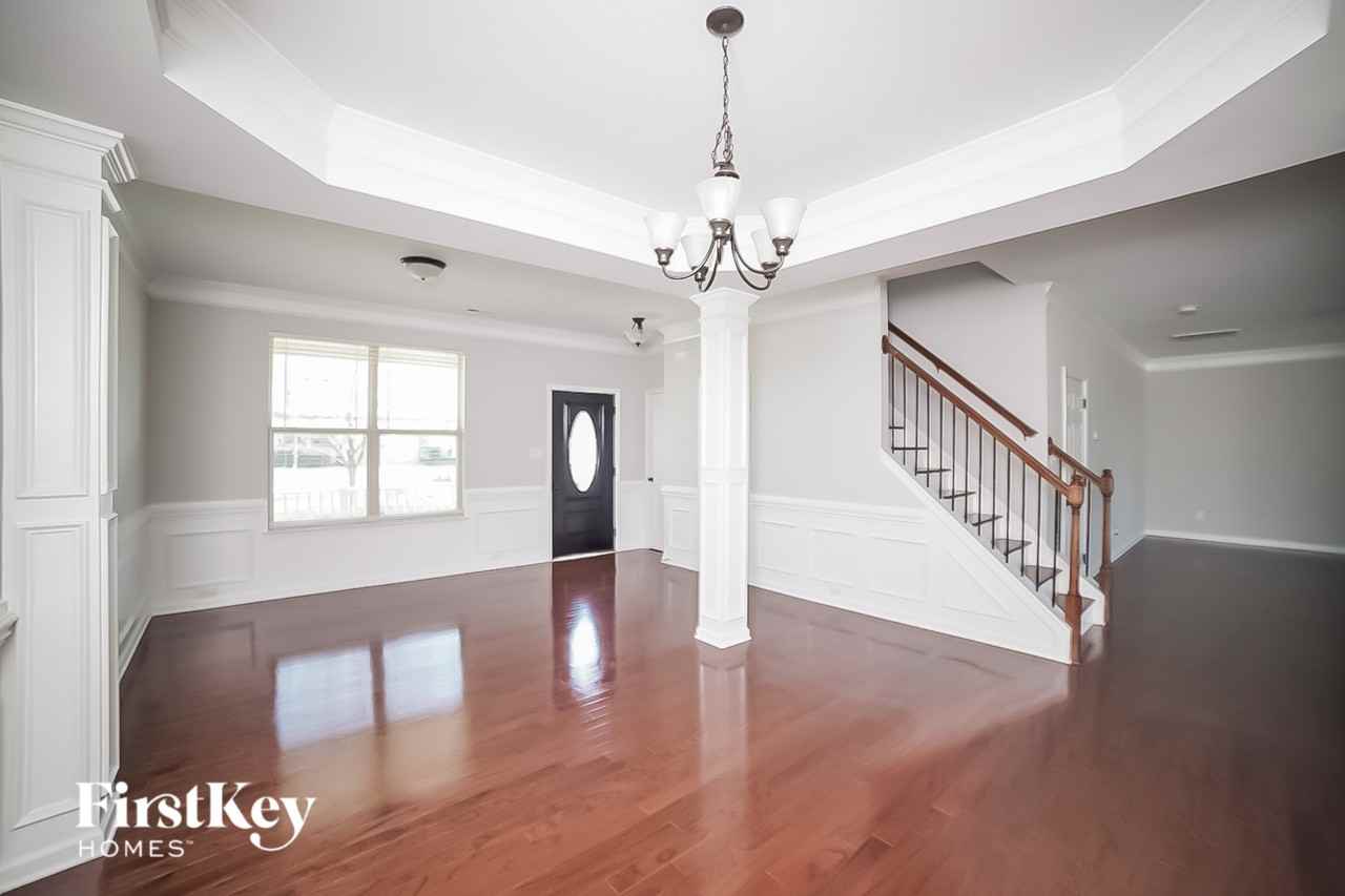 133 Glenmoor Ave - Photo 4 of 15