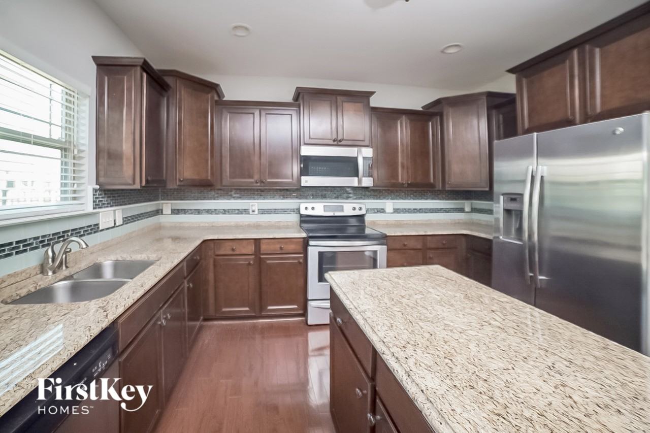 133 Glenmoor Ave - Photo 6 of 15